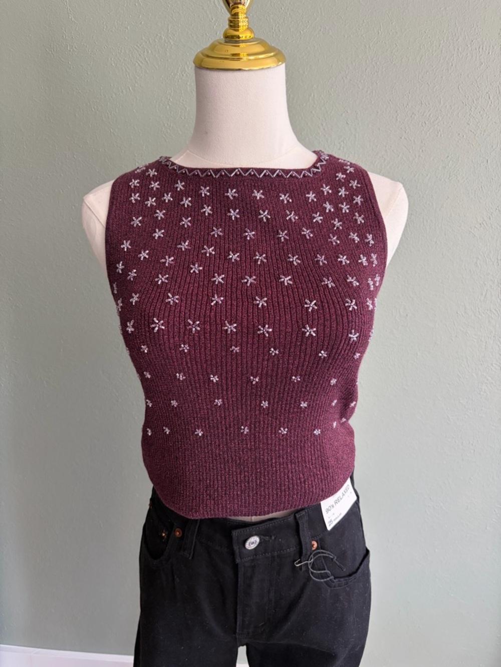 Vintage Sleeveless Knit Crop Top with Floral beads - Burgundy